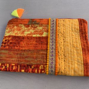 Une pochette rectangulaire  en patchwork