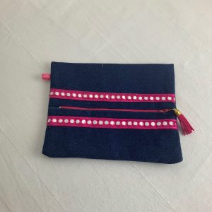 Pochette plate en denim avec des galons de miroirs PinkMirror
